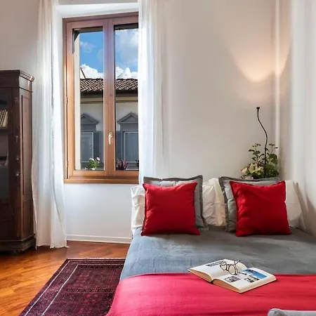 Renovated 19th Century Apartamento Florença