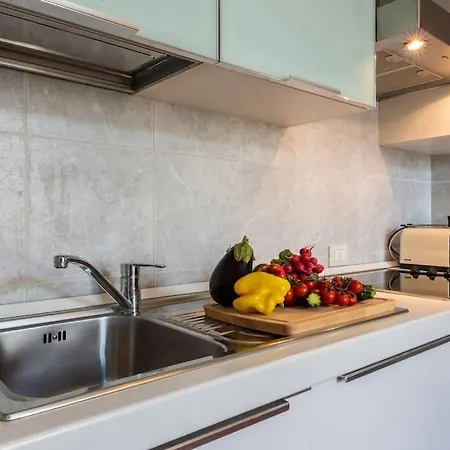 Renovated 19th Century Διαμέρισμα *