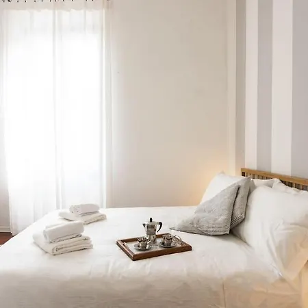 Renovated 19th Century Διαμέρισμα *